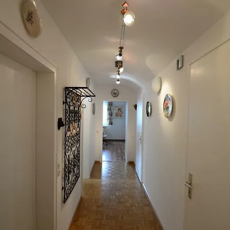 Ferienwohnung Rheinblick * باد بيلنغن